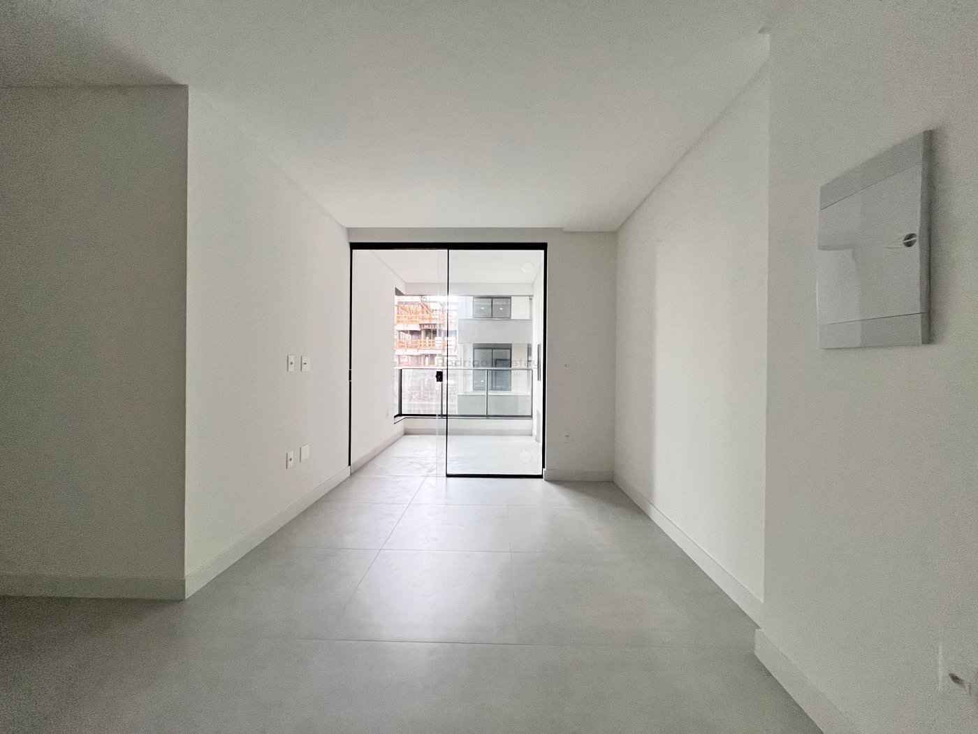Apartamento a 450m da praia, no residencial Dallas House - Morretes Itapema 