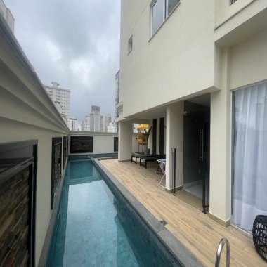 Apartamento Finamente Mobiliado no Hamburgo Residence - Meia Praia em 100x