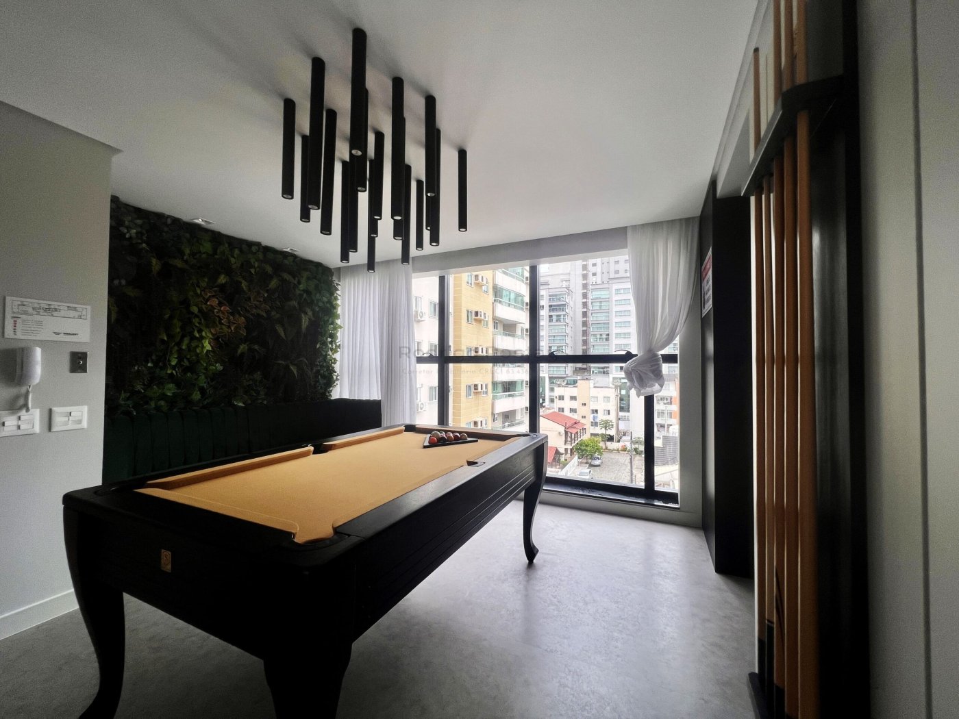 Apartamento no Residencial Santa Monica com lazer completo - Meia Praia Itapema