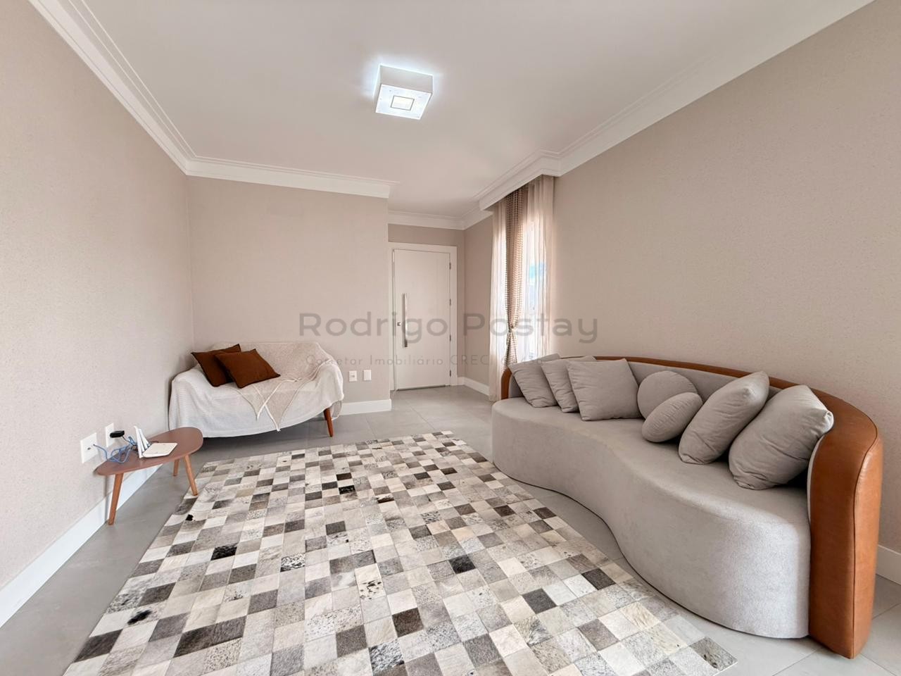Apartamento mobiliado no Residencial Vernaza no Centro de Itapema