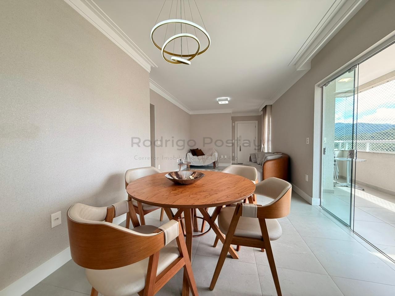 Apartamento mobiliado no Residencial Vernaza no Centro de Itapema