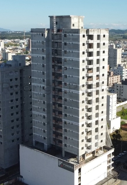 Apartamento com entrada de R$ 118 mil no Residencial Ilha dos Açores no Morretes