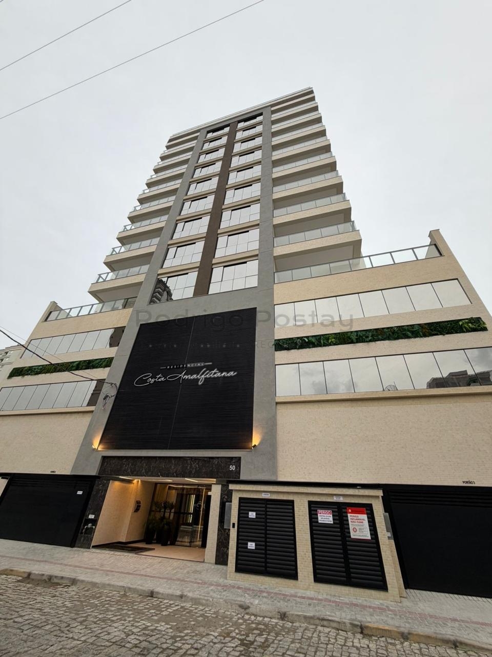 🏖️ APARTAMENTO 4 SUÍTES NO CENTRO DE ITAPEMA – 300M DO MAR!