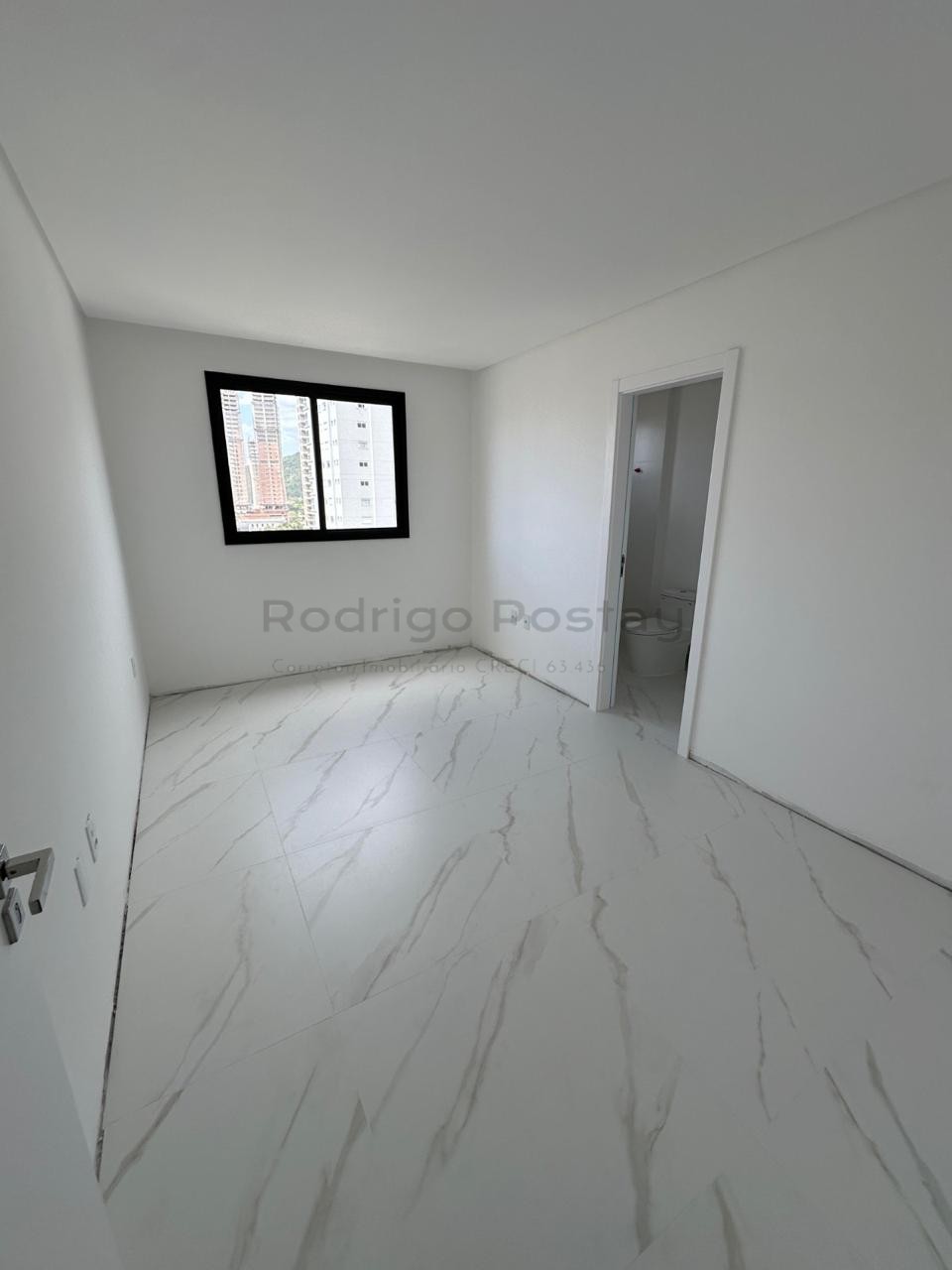 🏖️ APARTAMENTO 4 SUÍTES NO CENTRO DE ITAPEMA – 300M DO MAR!