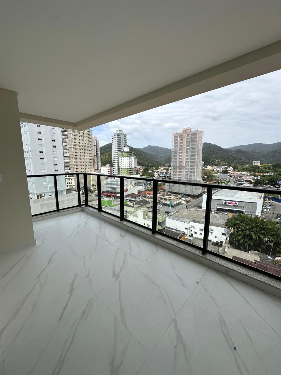 🏖️ APARTAMENTO 4 SUÍTES NO CENTRO DE ITAPEMA – 300M DO MAR!